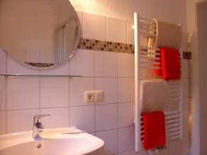 Apartamento luminoso, familiar em um local tranquilo, perto da praia, 4 pessoas - Image 3