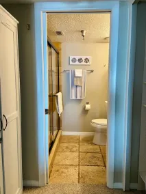 Cozy & Cheerful Oceanfront 2-bedroom condo w/ pool - Image 3