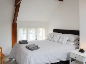 2 bedroom accommodation in Kentisbeare, Cullompton - Image 4