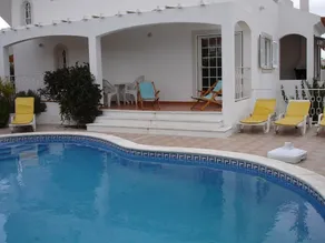 Belle maison de 6 chambres, 5 salles de bains et piscine à deux pas de la plage - Image 3