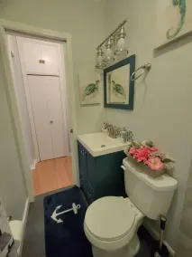 Romantic getaway, lakeview 5 min from the Downtown! - Image 2