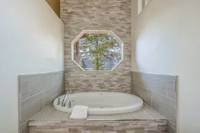 Lakefront Mt Retreat | Peaceful Views, Spa/GameRm + Arrive & Leave at 1PM - Image 4