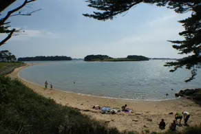 nearby house of Morbihan and the village Gulf - Image 5