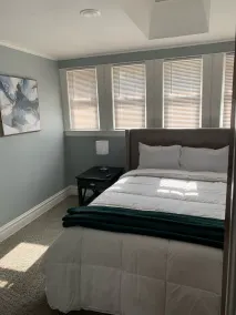 Cozy, Clean and Centrally Located - Image 4