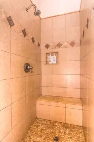 DiamondStone Lodge 5 BR Vacation Rental, great for small groups - Image 4