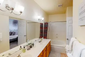 Lake Front 2nd floor condo w/community pool/spa, near golf course - Image 4