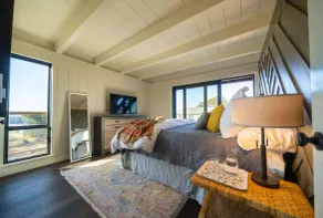 The Copper Nest beach retreat with stunning views - Image 5