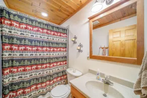 Sturgeon Riverfront Cedar Cabin - Image 5