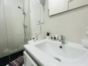 Panama apartment in the center of Nerja - Image 5