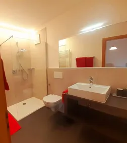 Fröhlichhof Wohnung Pink Lady - Image 4