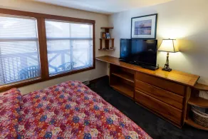 3106- One Bedroom Den Deluxe Powderhorn Lodge - Image 5