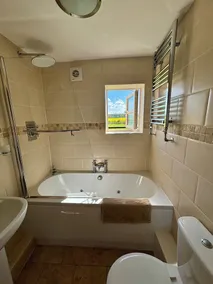 Rural, 2 bedroom, cosy cottage close to Howden. Padel courts - Image 4