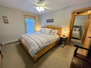 NEW Single family home with spectacular views and lots of space Privacy convenience and style - Image 5