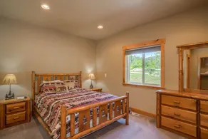 River Meadow cabin sleeps 6 guests, walking distance to the Wenatchee River - Image 5