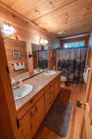 Spacious Choestoe Village Cabin, Mountains of Northeast GA License # 014514 - Image 2