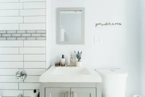 Stylish and Cute 2BR Apartment Near Wrigley! - Image 3