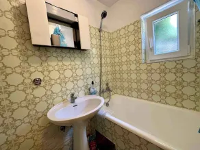 Holiday apartment with terrace and air conditioning - Image 2