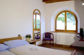 Hotel in Marche With Scenic Hiking Trails - Image 4
