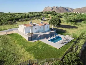 Deatached apartment with shared pool in Tersanas Chania 2 minutes from the beach - Image 4