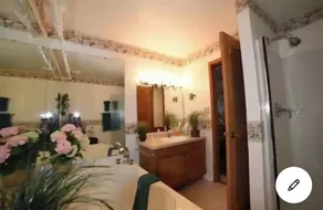 Mackinac island Lovely charming studio w/balcony!! - Image 2