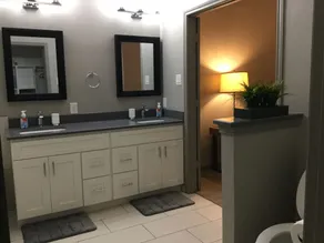 Luxury Single family home in Carrollton, TX - Image 4