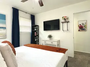 Union Place; Quiet Neighborhood. Updated 3 Bedroom!! - Image 5
