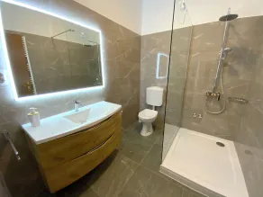 Olive House - Image 4