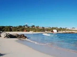 Holiday house with beautiful sea view and garden - Image 4