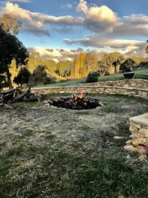 30 Acres, Tennisplätze, Badestellen, Feuerstelle, Angeln, Buschwanderungen & Familie - Image 2