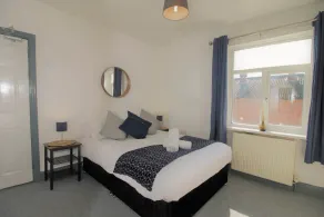 Fitzroy Street (3 beds) - Image 4