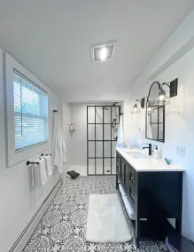 Beautiful 2-Bedroom + Loft with Hot Tub at Lake Ashmere - Image 4