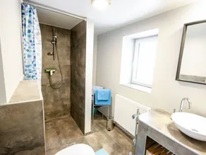 Hermoso apartamento para 4 personas con WIFI, TV y balcón - Image 3