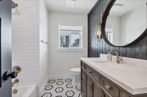 Fully Renovated Mid Century Ranch minutes from Siesta Key and Downtown Sarasota! - Image 3