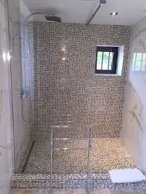 Roligt og landligt med opvarmet swimmingpool, stor have og jacuzzi i Avignon - Image 4