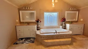 Luxury Waterfront Lodge In Toledo Bend Lake - Image 5