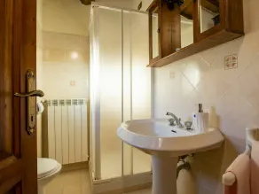 Dejlig lejlighed i villa for 6 gæster med WIFI, pool, TV, gårdhave og kæledyr tilladt - Image 2