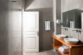 Aleria Villa Santorini - Exclusive facilities and services<br> - Image 3