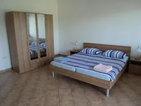 Apartment 100m from sea, with covered terrace, citrus trees - Image 2