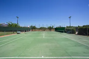 Spacious House with Tennis Court, Pool and Wi-Fi - Image 2