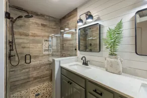 Designer Cottage-Highlands-Erstaunliche Wohnräume im Freien-Kamin-Haustierfreundlich - Image 4