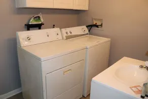 No Stairs Rustic Farmhouse APT King Beds/Fast WIFI - Image 2