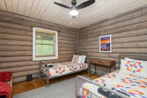 Secluded Cabin ~ 30 Minutes to Downtown Nashville or Downtown Franklin ~ Fire Pit ~ Family Fun! - Image 4