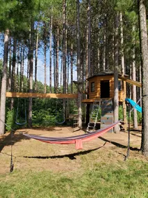 4 Bedroom lodge on wooded land with heated swimming pool and hot tub - Image 2