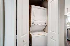 Oakley Square 2BR Condo-Walkable with Free Parking - Image 2