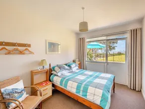 2 bedroom accommodation in Felixstowe - Image 3
