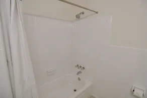 Luxurious 3 BR/2 BA w/ Patio Deck, Wet Bar, Ping-Pong, Arcade, & King Bed - Image 4