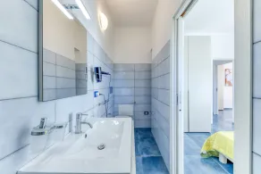 Superb villa with pool and 180° sea view - Image 2