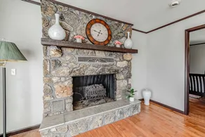 Peaceful Niangua River Retreat - Image 3