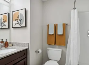 Loft style condo - Image 3