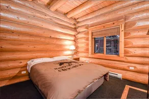 Getaway Cabin Ideal For Groups Exploring Rockies - Image 4